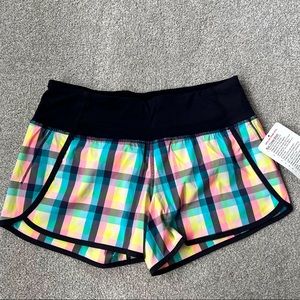 💜🤍💚🤍💙🤍Brand new with tags!! lululemon run times shorts size 4